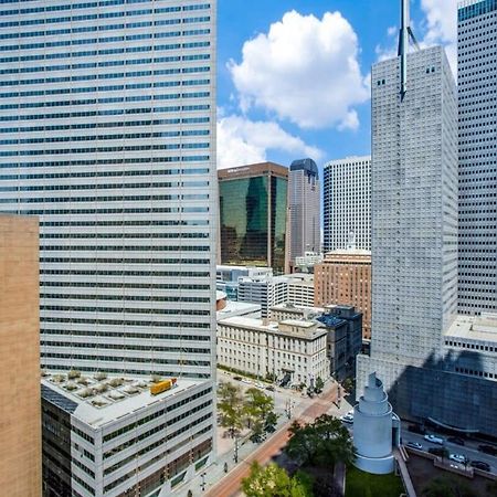 22Nd Fl Bold Cozysuites With Pool, Gym Dallas Exterior photo